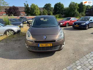 Renault Grand Sc&eacute;nic 1.4 TCe S&eacute;lection Business Sport 7p.