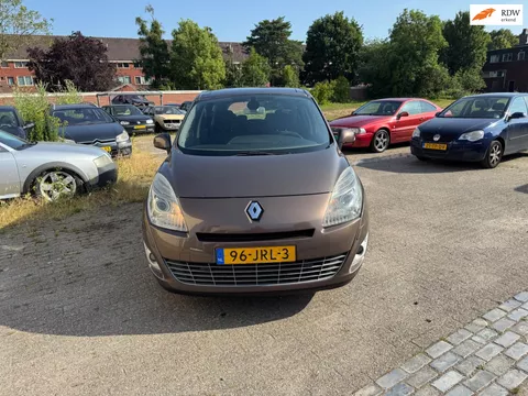 Renault Grand Sc&eacute;nic 1.4 TCe S&eacute;lection Business Sport 7p.